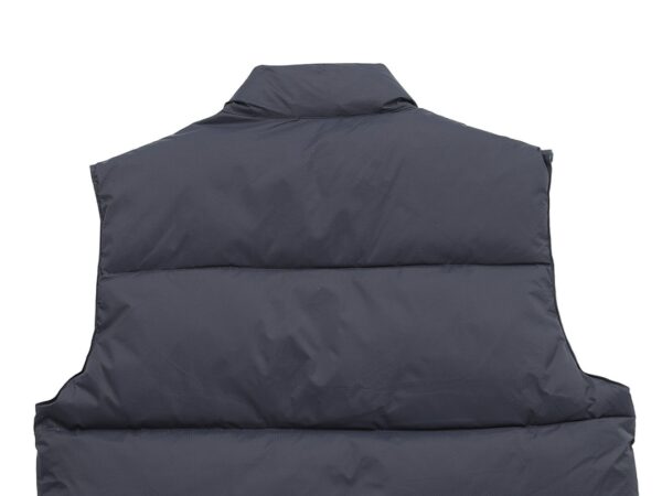 CANADA GOOSE VEST BLACK MIST – CN31 - Image 3