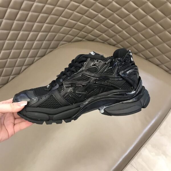 BALENCIAGA RUNNER SNEAKERS IN BLACK – BLA007 - Image 4