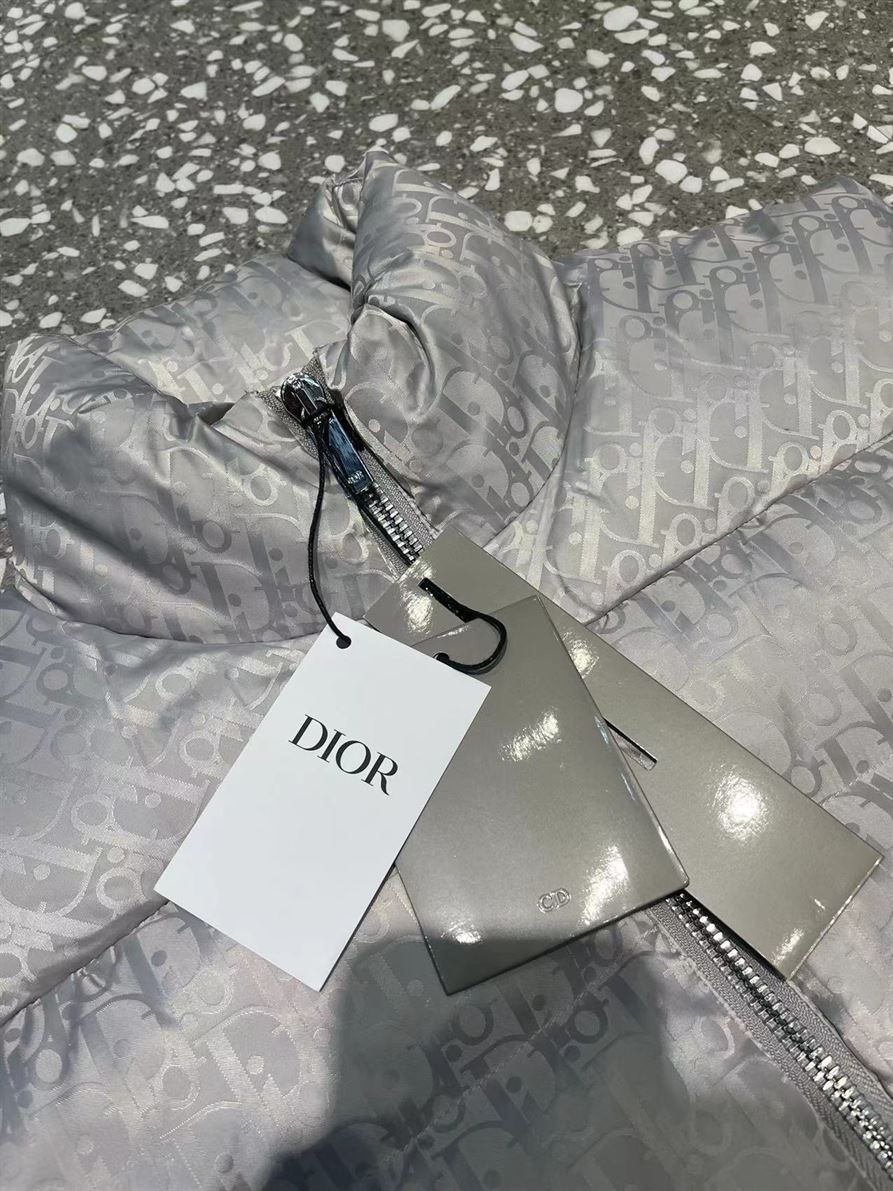 DIOR OBLIQUE SLEEVELESS DOWN JACKET – DRC015 - Image 7