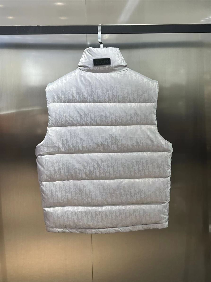 DIOR OBLIQUE SLEEVELESS DOWN JACKET – DRC015 - Image 2
