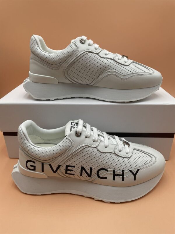 GIVENCHY RUNNER SNEAKERS IN PERFORATED LEATHER – GVC006 - Image 5
