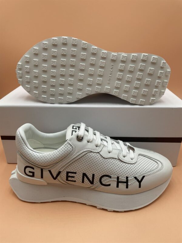 GIVENCHY RUNNER SNEAKERS IN PERFORATED LEATHER – GVC006 - Image 4