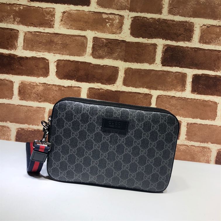 GUCCI GG SUPREME CLUTCH - BG029 - Image 2