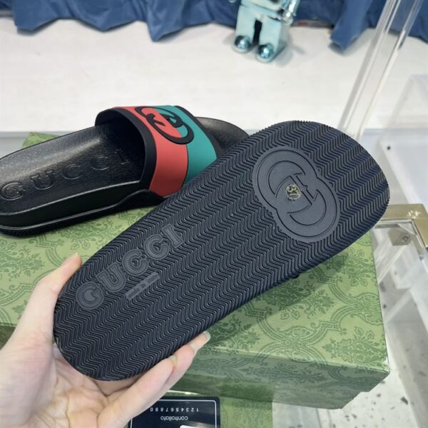 GUCCI SLIDE INTERLOCKING G LEATHER BLACK FOR MEN – GSL003 - Image 4