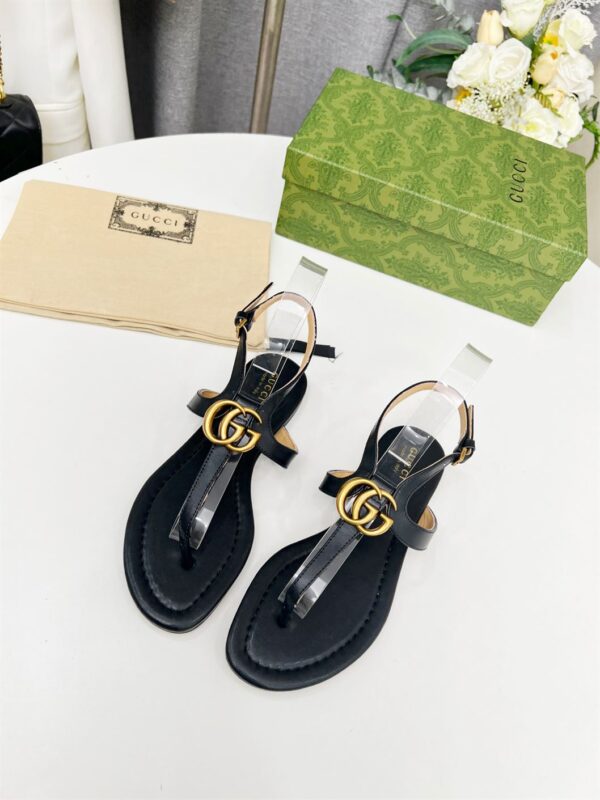 GUCCI WOMEN'S DOUBLE G THONG SANDAL BLACK LEATHER – GSL021 - Image 6
