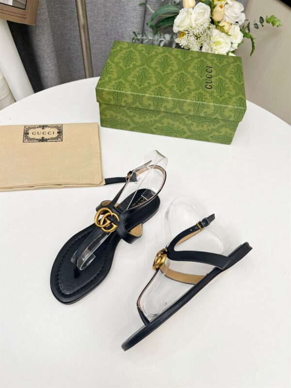 GUCCI WOMEN'S DOUBLE G THONG SANDAL BLACK LEATHER – GSL021 - Image 5