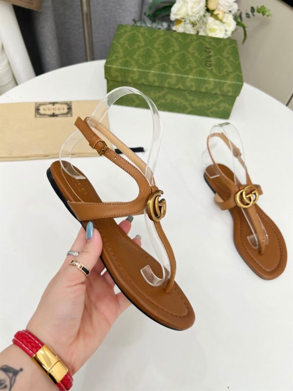 GUCCI WOMEN'S DOUBLE G THONG SANDAL BROWN LEATHER – GSL020 - Image 6