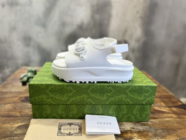 GUCCI WOMEN'S HORSEBIT FLATFORM SANDAL WHITE RUBBER – GSL017 - Image 2