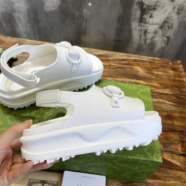 GUCCI WOMEN'S HORSEBIT FLATFORM SANDAL WHITE RUBBER – GSL017 - Image 3