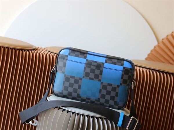 LOUIS VUITTON ALPHA MESSENGER DAMIER GRAPHITE GIANT BLUE - LVB044 - Image 3