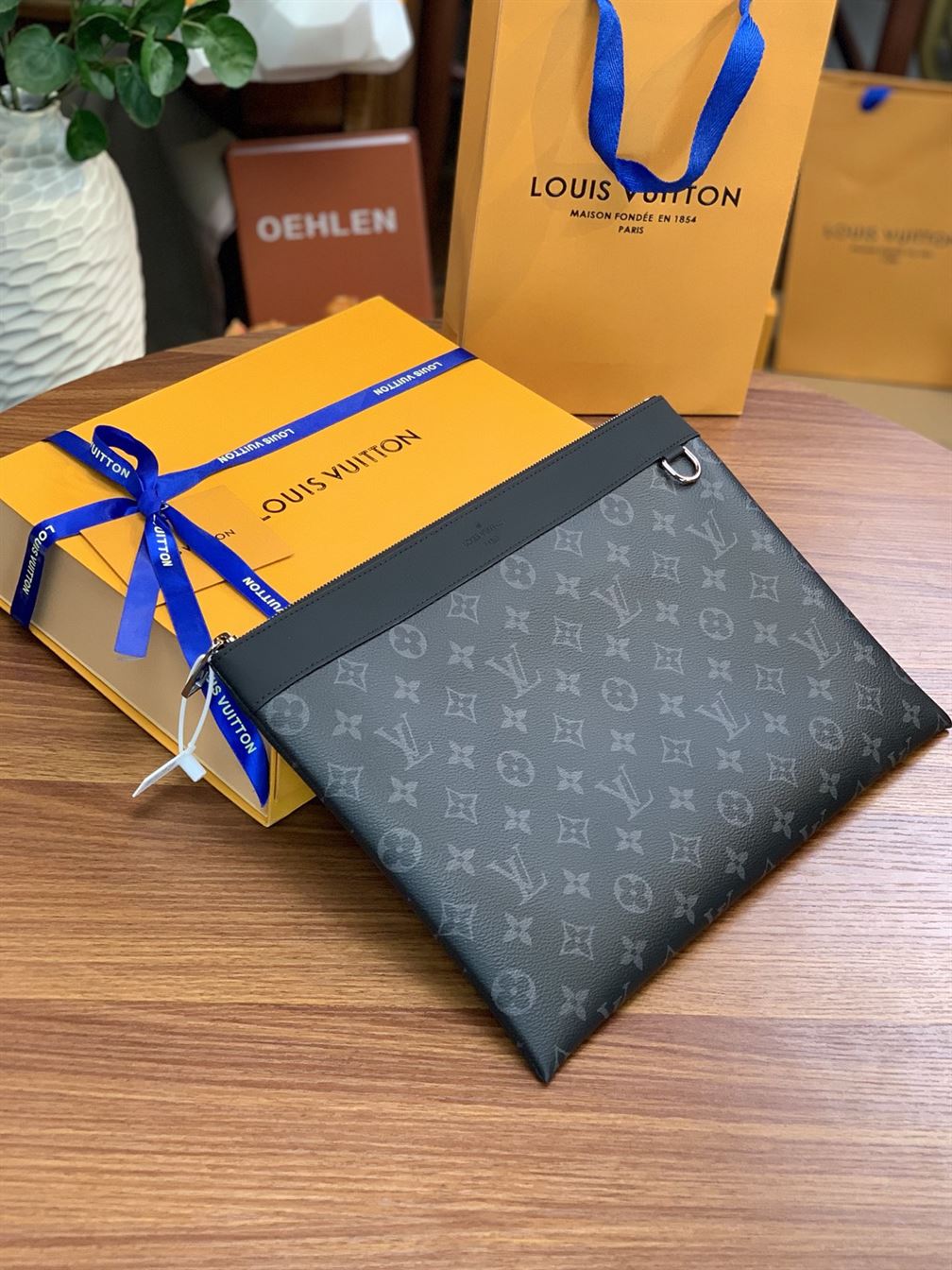 LOUIS VUITTON POCHETTE APOLLO BAG - WLV004