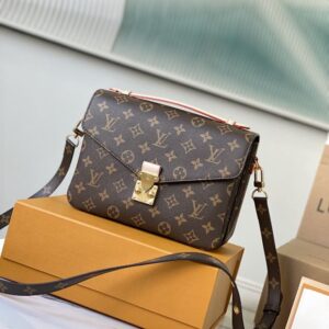 LOUIS VUITTON POCHETTE METIS MONOGRAM - LW022