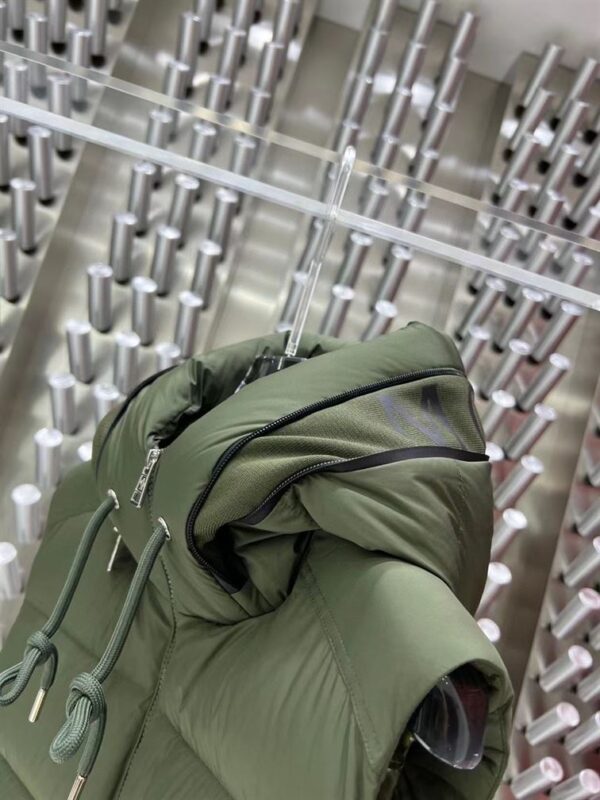 MONCLER DOWN GILET – MC131 - Image 4