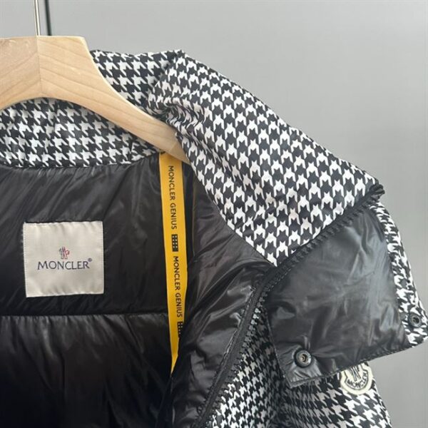 MONCLER SOCOTRINE SHORT DOWN JACKET – MC057 - Image 7