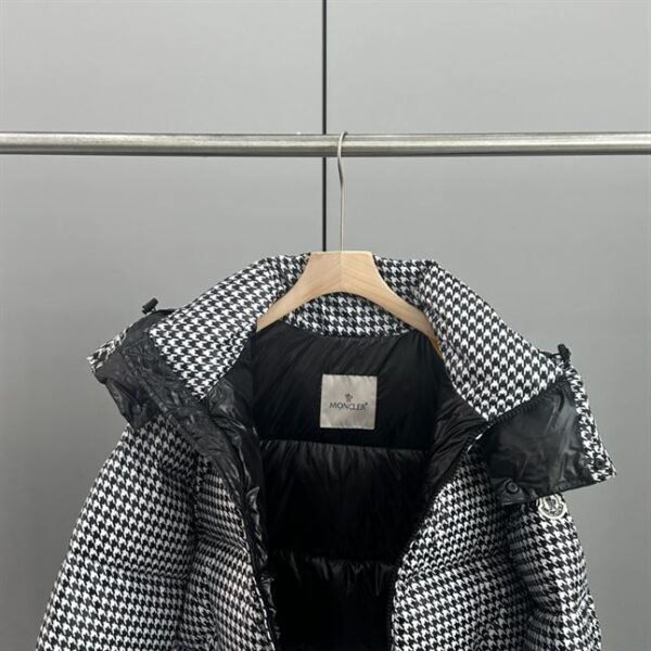 MONCLER SOCOTRINE SHORT DOWN JACKET – MC057 - Image 8