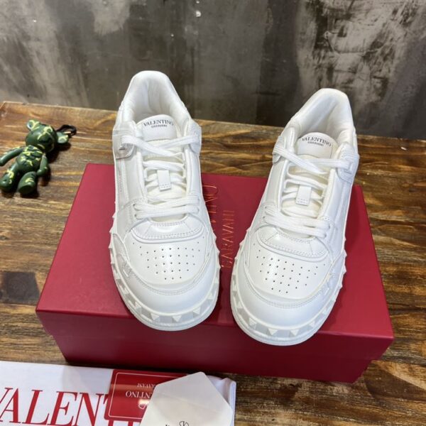 VALENTINO FREEDOTS LOW-TOP SNEAKER IN CALFSKIN – VN003 - Image 8